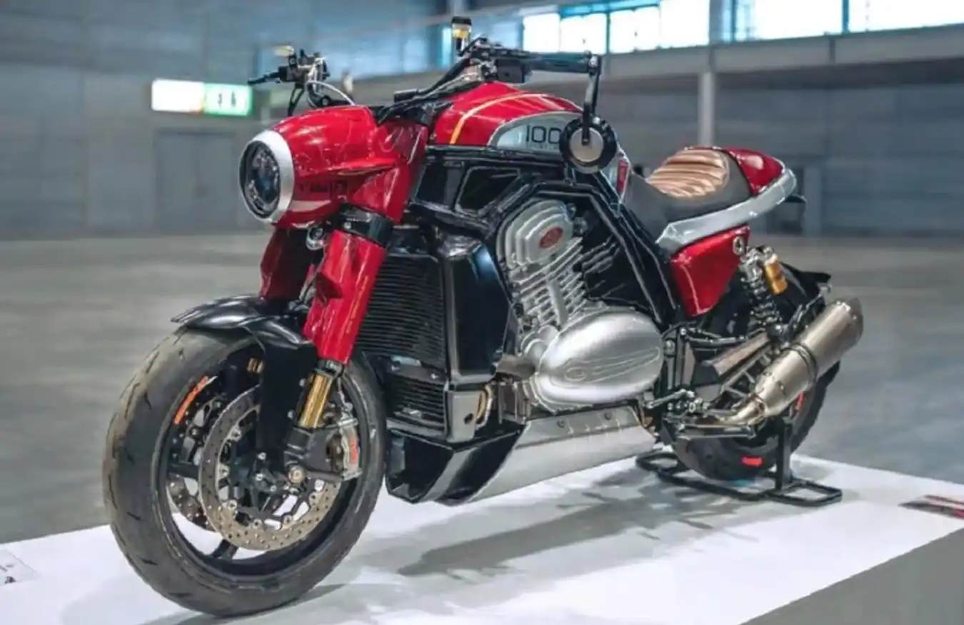 Jawa 1000 Sport Cruiser concept motorcycle with 999cc parallel-twin engine