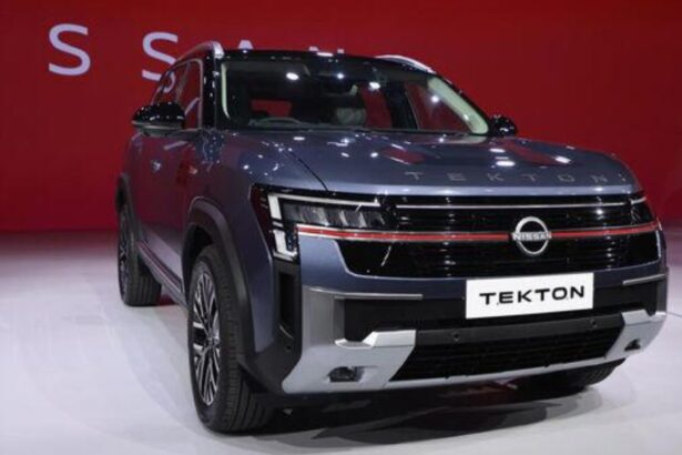 Nissan Tekton SUV Tekna variant parked on a city road